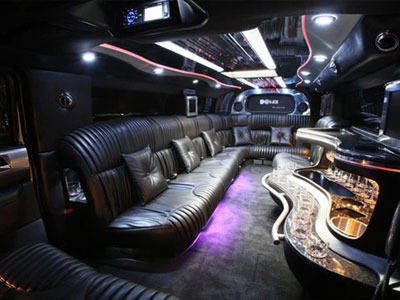 Read more about the article Motives for hiring a luxury limousine