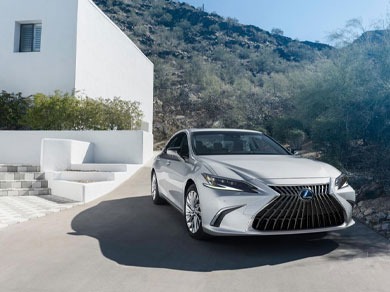 Read more about the article Enjoy the high quality comfort in Lexus Limousine