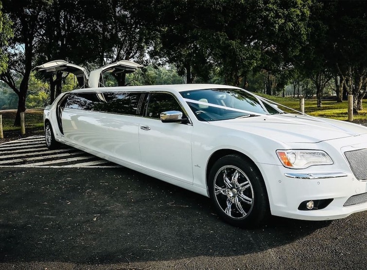 Read more about the article Your Ultimate Guide to Luxury: Stretch Limo Rental Dubai and Private Limousine Services