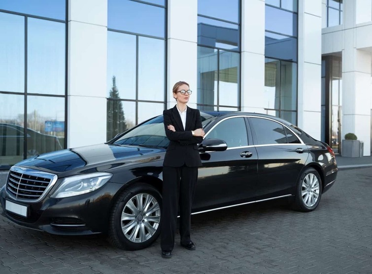 Read more about the article High-End Travel with the Best Chauffeur Service in Dubai